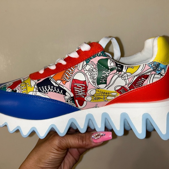 Brand New— Women Sneakers - Picture 4 of 8